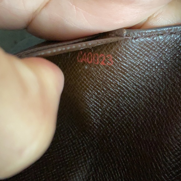 ***SOLD*** Louis Vuitton DE Porte Tresor - Picture 6 of 8